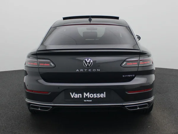 Volkswagen Arteon (2023) — foto 45 van 49