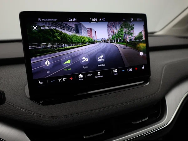 SKODA Enyaq Coupé (2024) — foto 11 van 21