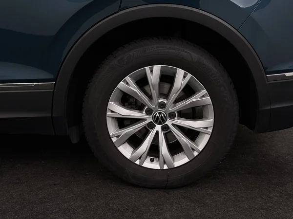 VOLKSWAGEN Tiguan (2022) — foto 7 van 28