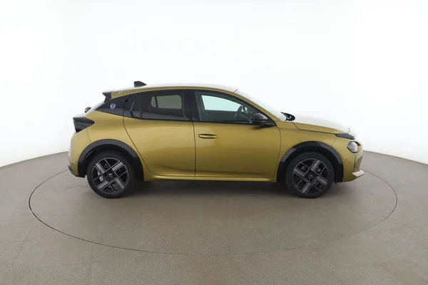 Lancia Ypsilon (2024) — foto 13 van 16