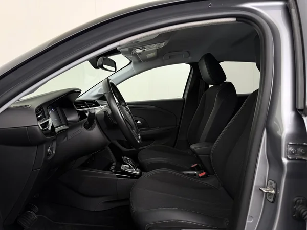 OPEL Corsa (2022) — foto 2 van 27