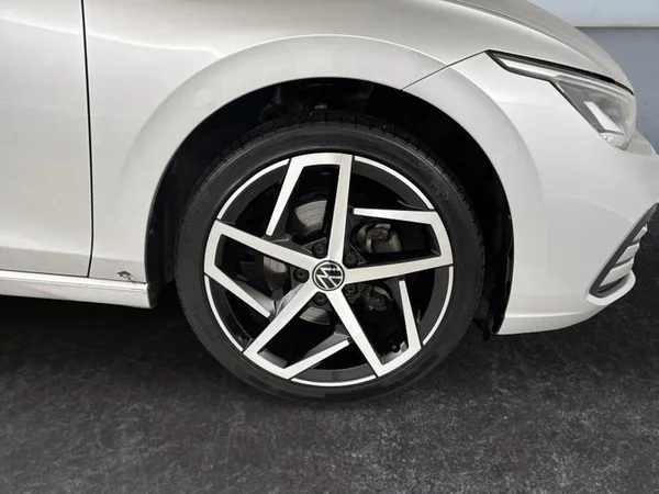 VOLKSWAGEN Golf VIII Dsl (2023) — foto 4 van 35