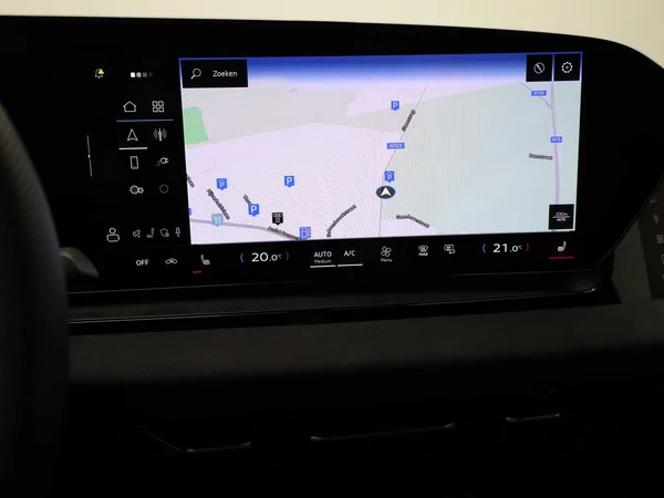 AUDI Q6 Sportback e-tron (2026) — foto 14 van 28