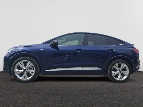 AUDI Q4 Sportback e-tron (2025) — foto 12 van 24