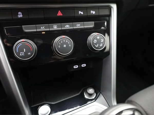 VOLKSWAGEN T-Roc (2024) — foto 5 van 18