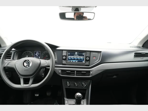 VOLKSWAGEN Polo (2021) — foto 5 van 22