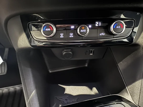 Opel Corsa (2021) — foto 14 van 26