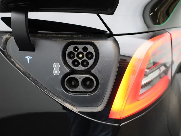 Tesla Model Y (2022) — foto 6 van 41