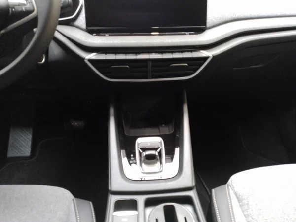 SKODA Octavia Combi (2025) — foto 6 van 15