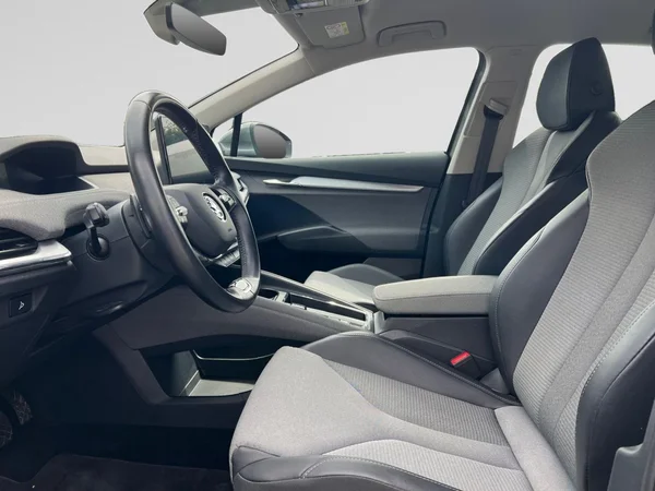 SKODA Enyaq (2022) — foto 24 van 24
