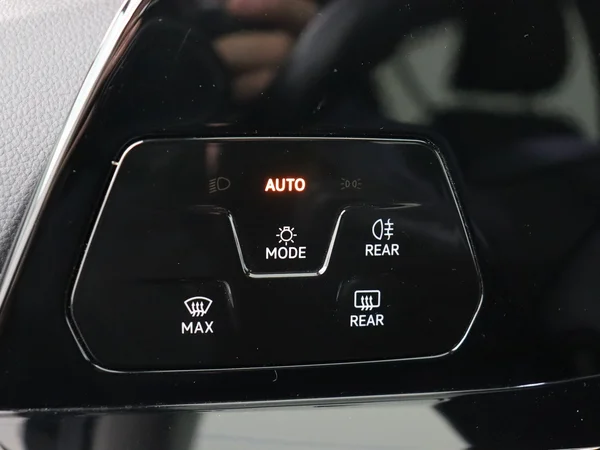 VOLKSWAGEN Golf Variant (2022) — foto 18 van 29