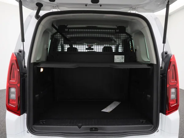 Opel Combo Life (2023) — foto 9 van 34