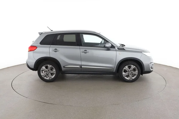 Suzuki Vitara (2018) — foto 13 van 16