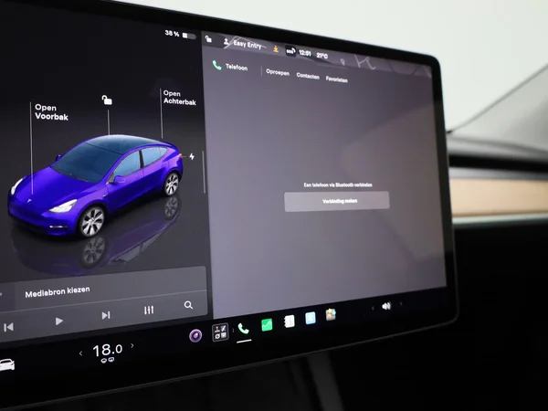 Tesla Model Y (2022) — foto 16 van 41
