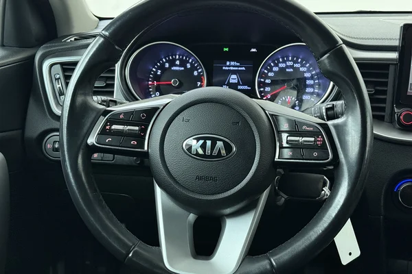 Kia Cee d (2021) — foto 2 van 20