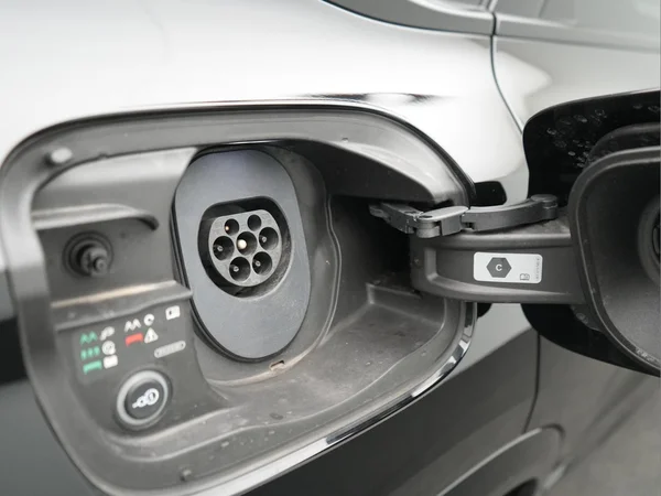 AUDI Q6 Sportback e-tron (2025) — foto 11 van 34