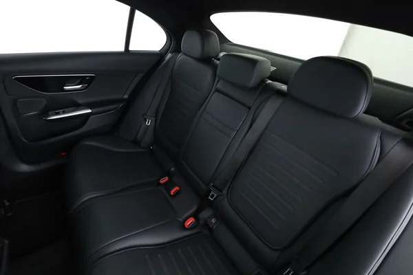 Mercedes-Benz C-Klasse (2024) — foto 5 van 16