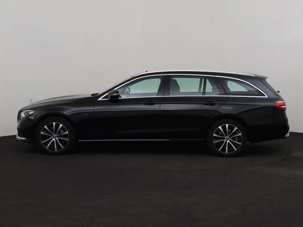MERCEDES E 300 (2021) — foto 12 van 34