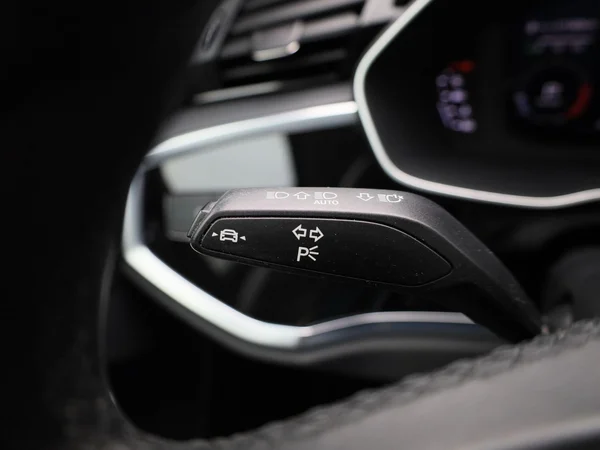 Audi Q3 (2022) — foto 15 van 38