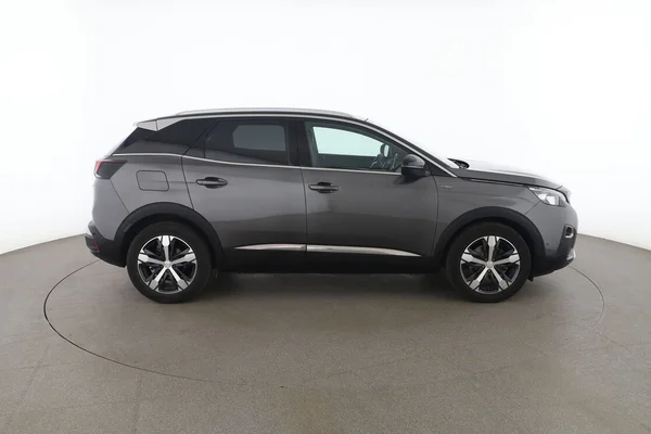 Peugeot 3008 (2018) — foto 13 van 16
