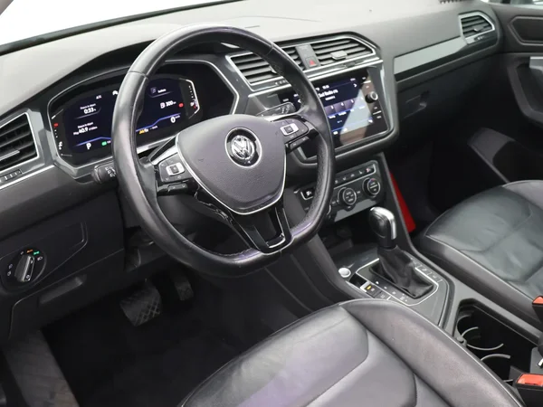 Volkswagen Tiguan Allspace (2020) — foto 2 van 30