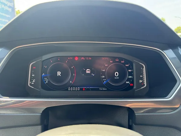 VOLKSWAGEN Tiguan Allspace (2023) — foto 18 van 21