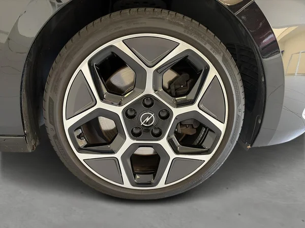 Opel Astra (2023) — foto 23 van 26