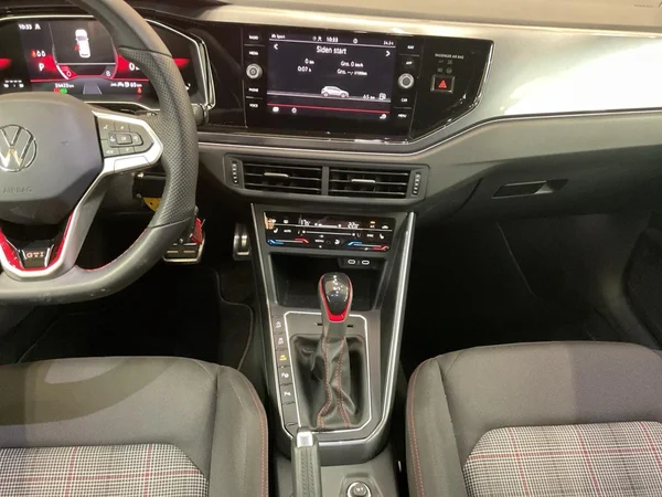 VOLKSWAGEN Polo GTI (2025) — foto 13 van 21