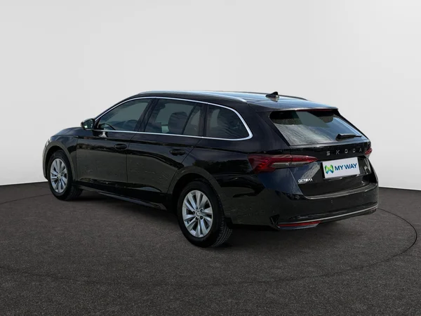 SKODA Octavia Combi (2024) — foto 16 van 22