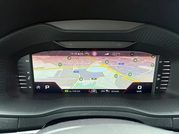 SKODA Karoq (2026) — foto 6 van 24