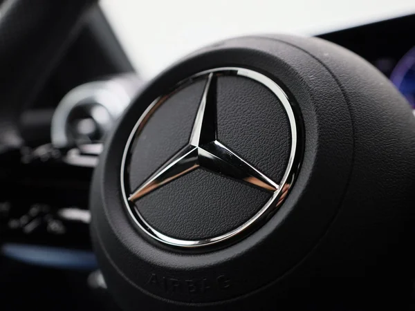 Mercedes-Benz GLC (2025) — foto 26 van 47