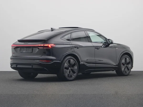 AUDI Q6 Sportback e-tron (2026) — foto 12 van 28