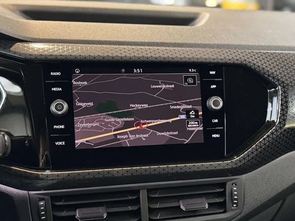 Volkswagen T-Cross (2019) — foto 4 van 16