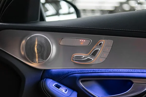 Mercedes-Benz C-Klasse (2019) — foto 8 van 23