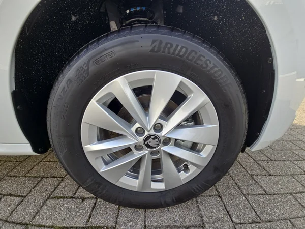 SKODA Kamiq (2026) — foto 3 van 24