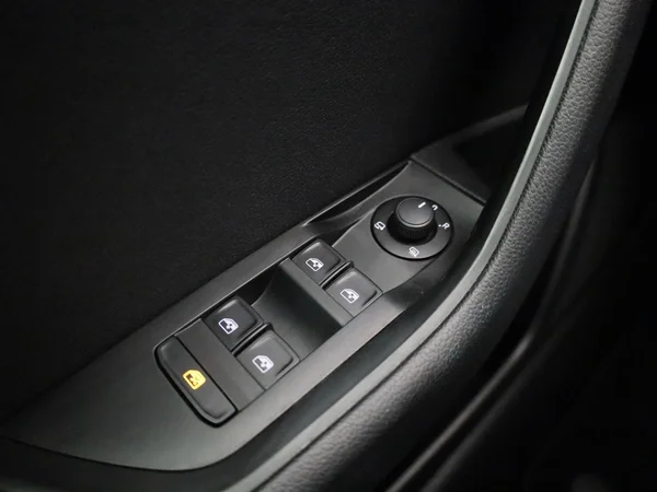 Škoda Superb (2022) — foto 18 van 43