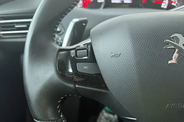 Peugeot 308 (2020) — foto 6 van 25