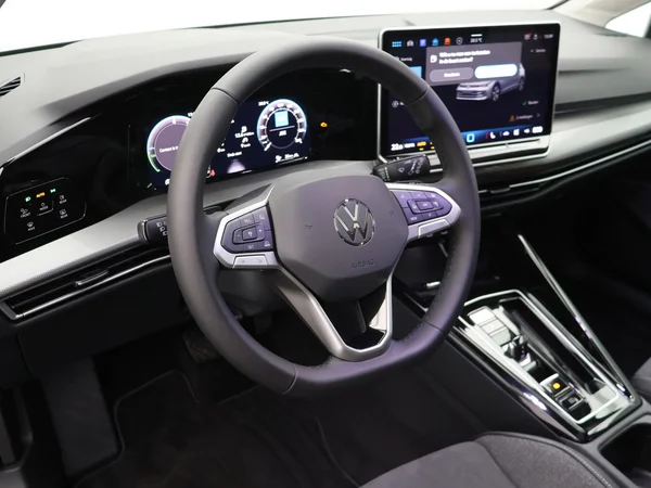 VOLKSWAGEN Golf VIII eHybrid (PHEV) (2026) — foto 6 van 22