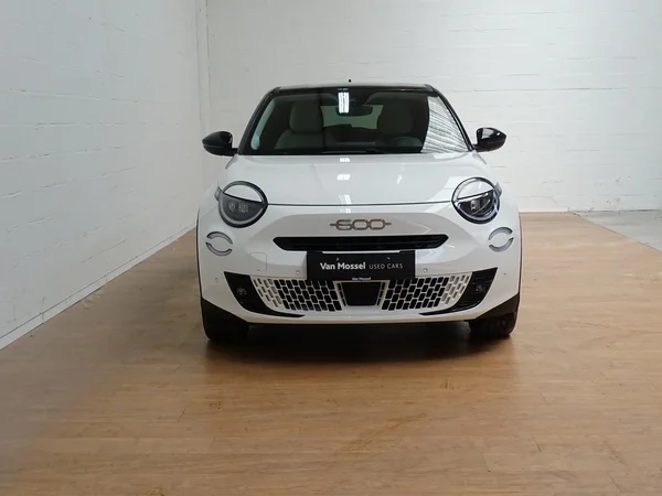 Fiat 600 (2025) — foto 2 van 25