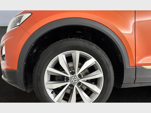 Volkswagen T-Roc (2020) — foto 14 van 15