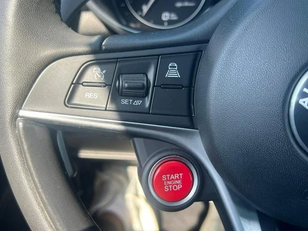 ALFA ROMEO Giulia Dsl (2020) — foto 9 van 28