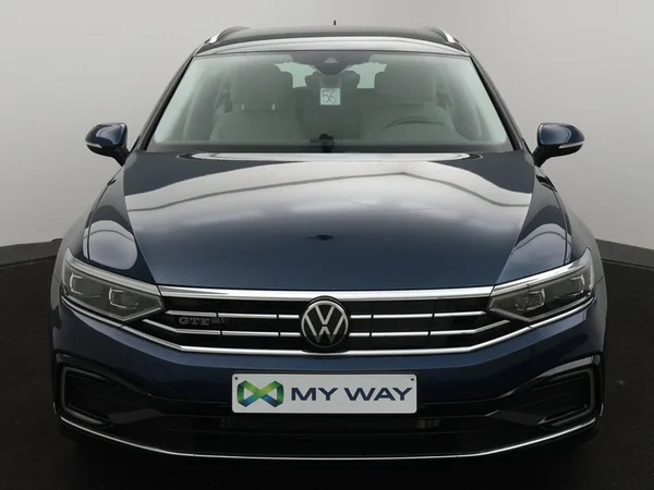 VOLKSWAGEN Passat Variant GTE (2023) — foto 24 van 29