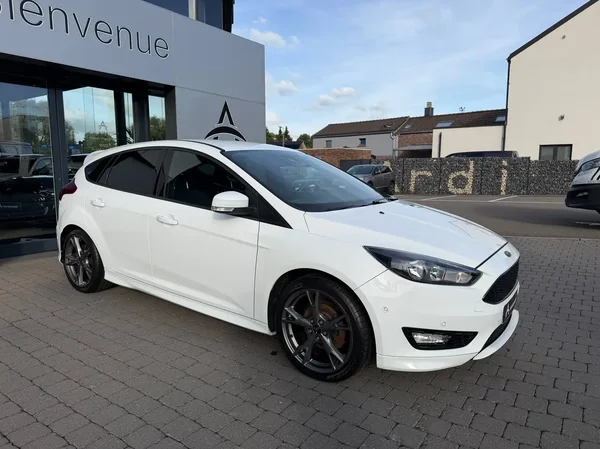 Ford Focus (2017) — foto 9 van 20
