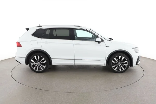Volkswagen Tiguan Allspace (2020) — foto 13 van 16