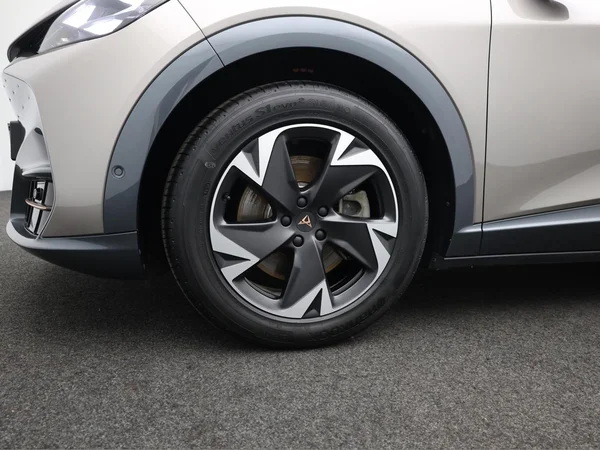 CUPRA Tavascan (2024) — foto 4 van 20