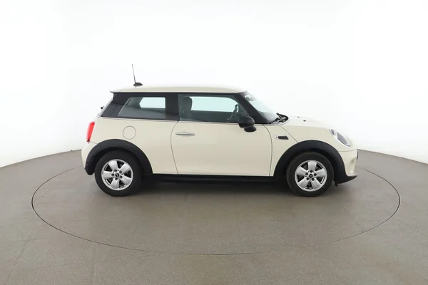 MINI Mini (2018) — foto 13 van 16