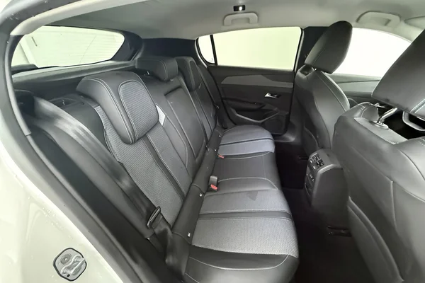 Peugeot 308 (2022) — foto 13 van 24