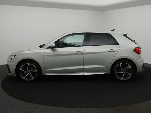Audi A1 Sportback (2025) — foto 12 van 24