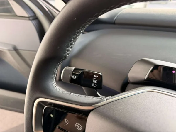 Volvo EX30 (2024) — foto 10 van 20