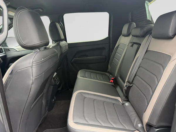 VOLKSWAGEN Amarok Double Cab (2026) — foto 5 van 22
